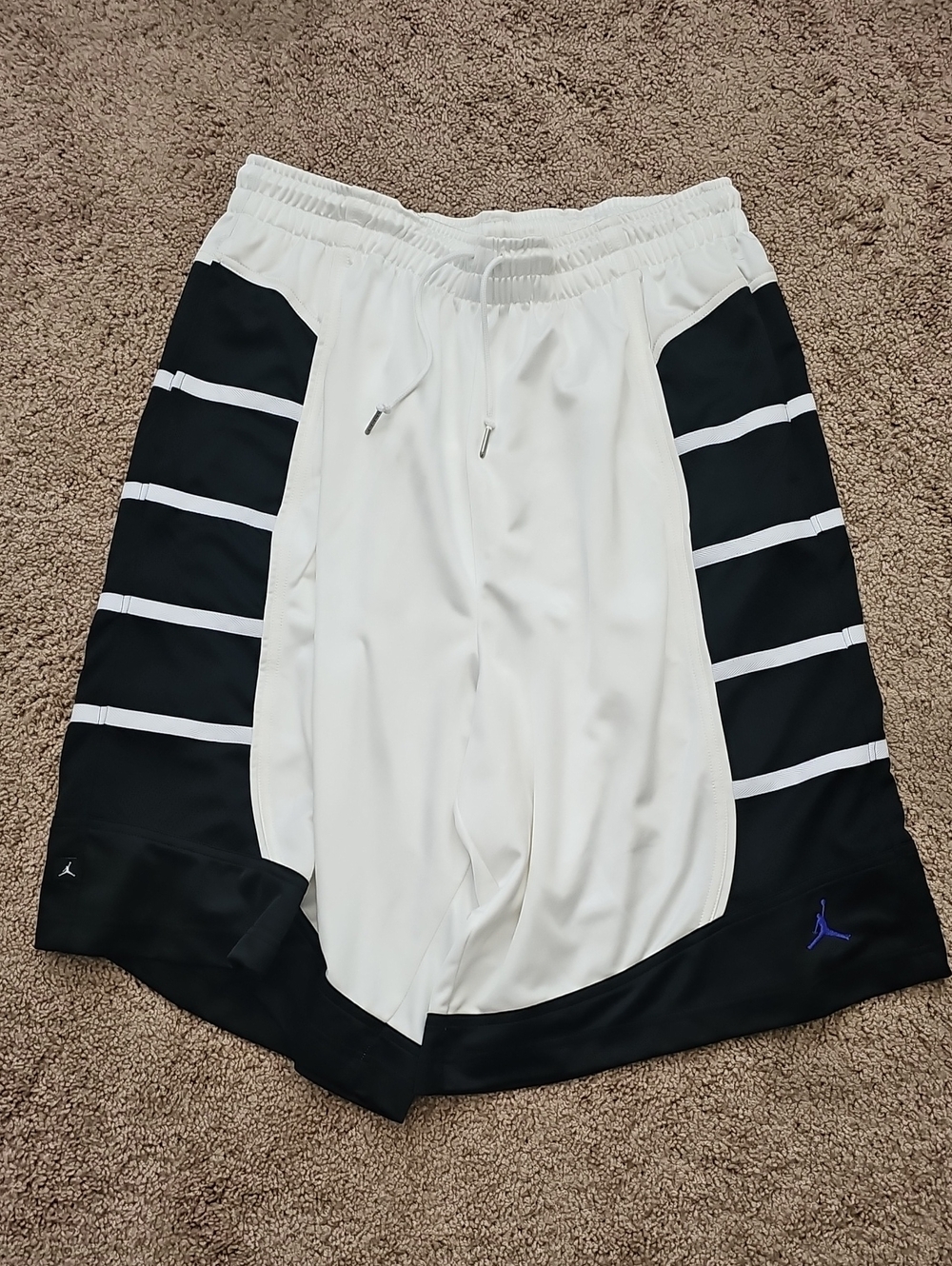 Jordan Men’s White and Black Athletic Basketball Shorts (Retro)